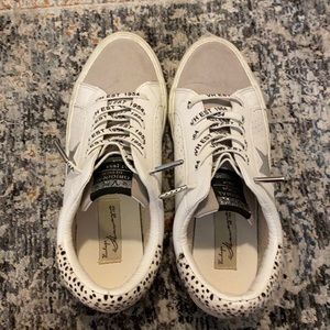 Vintage Havana sneakers!